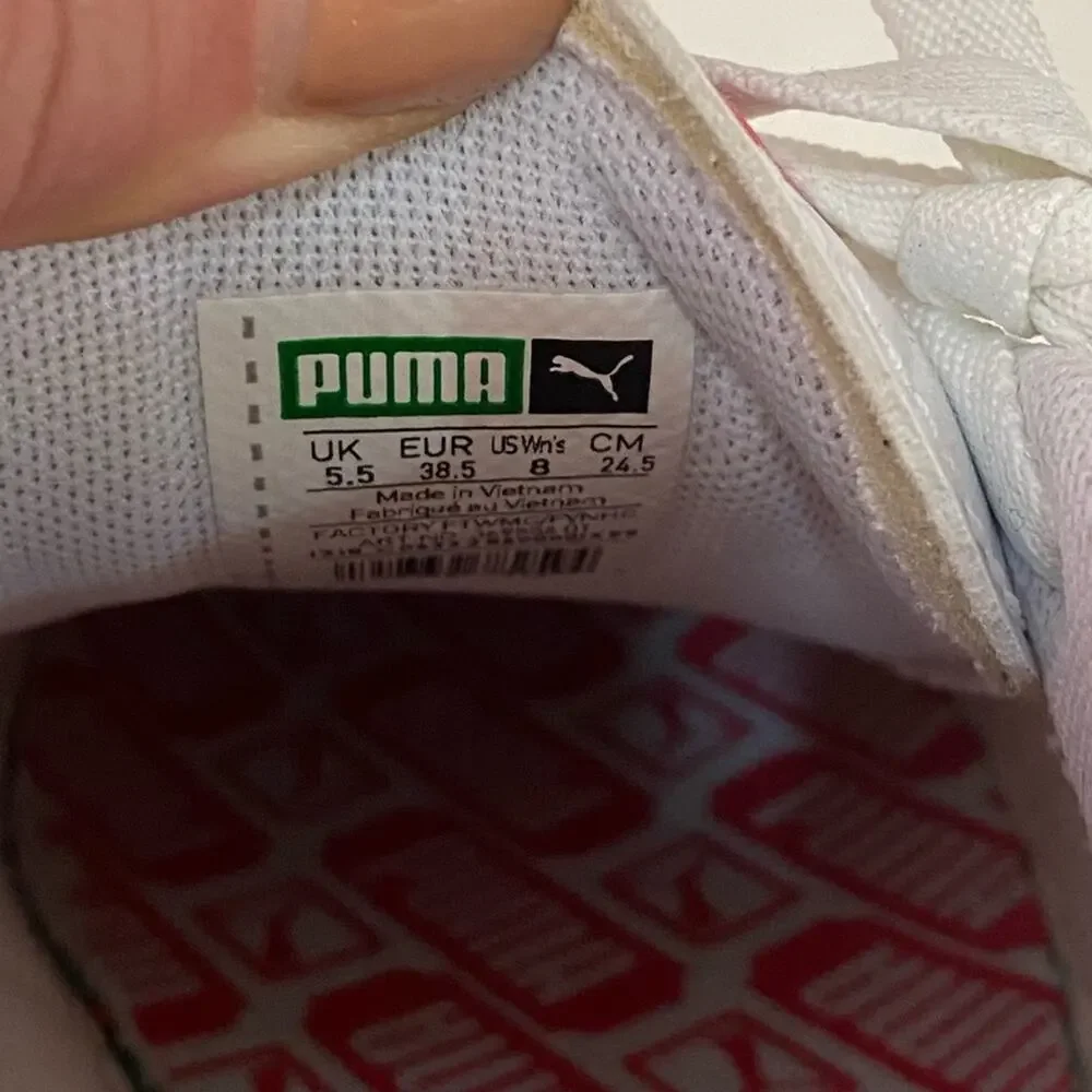 Puma heart sneakers! True to size - Picture 8 of 8